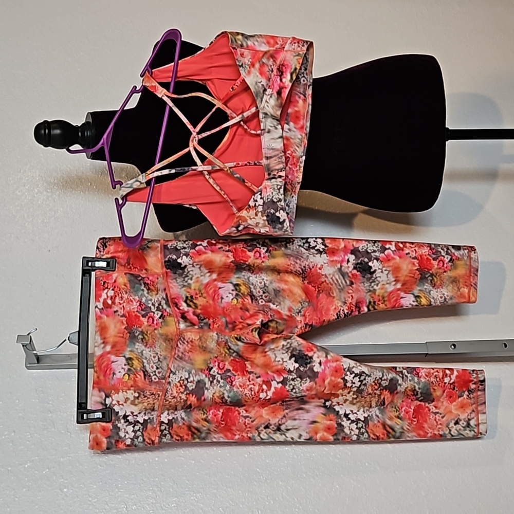 Athleta Elation Capri pants w/ free top - Picture 2 of 4